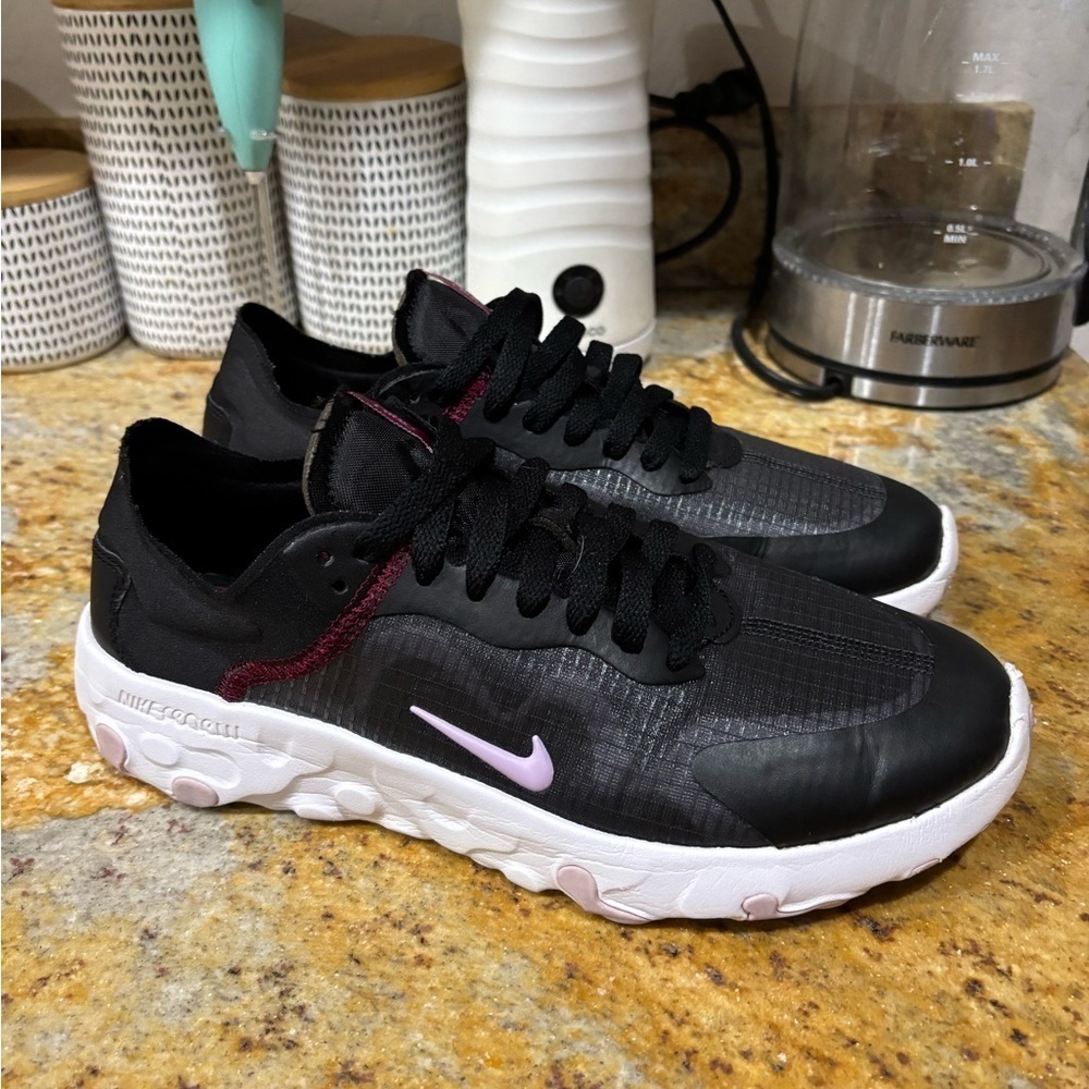 Nike Renew size 9
